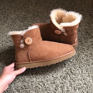 Ugg Mini Bailey button boots
